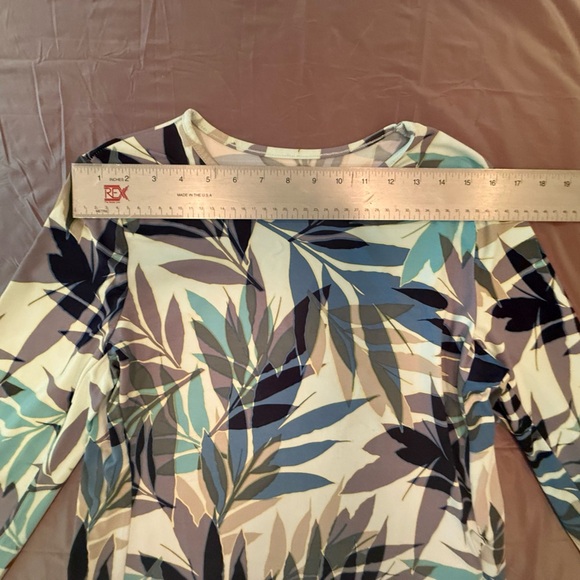 Hang Ten Leaf Print Long Sleeve SPF 50 Sun Protection Top Size Medium - Picture 8 of 8